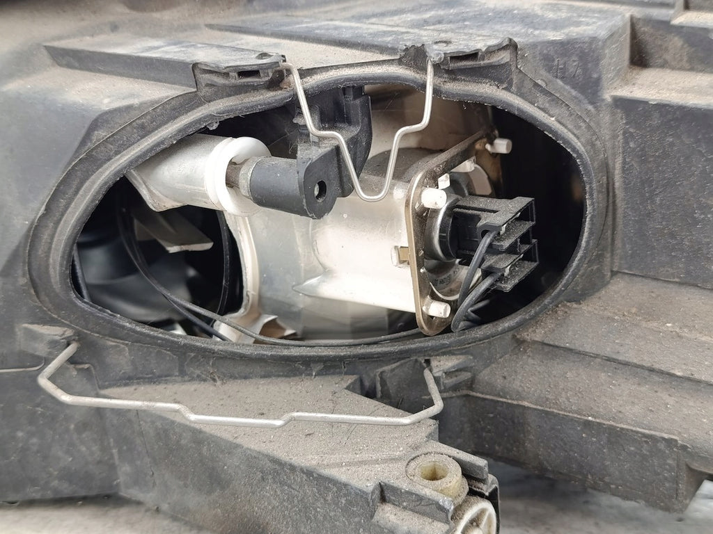 Frontscheinwerfer VW Passat 89312669 3D0907391B Rechts Scheinwerfer Headlight SCH8924567170yh