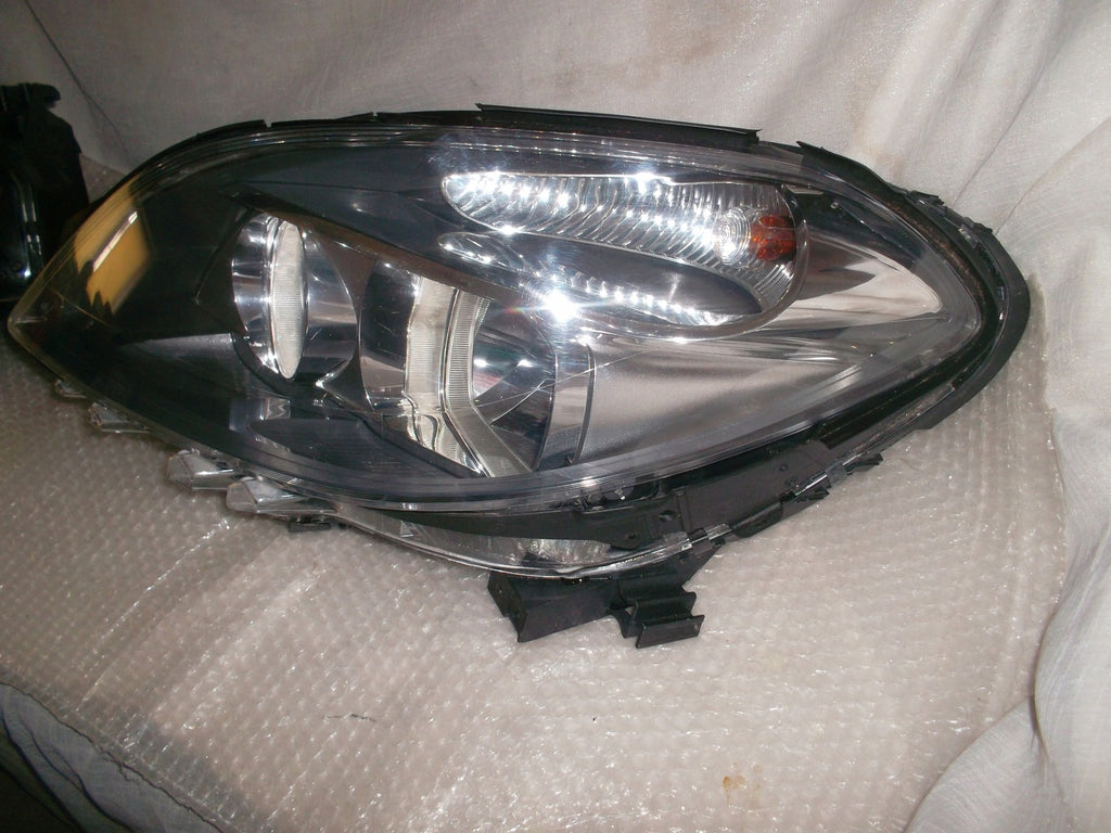 Frontscheinwerfer Mercedes-Benz W246 A2468200261 Xenon Rechts oder Links SCH8827583165ei