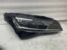 Laden Sie das Bild in den Galerie-Viewer, Frontscheinwerfer Skoda Superb III 3V1941016E LED Rechts Scheinwerfer Headlight