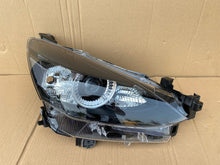 Laden Sie das Bild in den Galerie-Viewer, Frontscheinwerfer Mazda II D43N-51030 LED Rechts Scheinwerfer Headlight