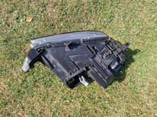 Laden Sie das Bild in den Galerie-Viewer, Frontscheinwerfer Mercedes-Benz W166 A1668203961 Xenon Links Headlight SCH6906386341ck