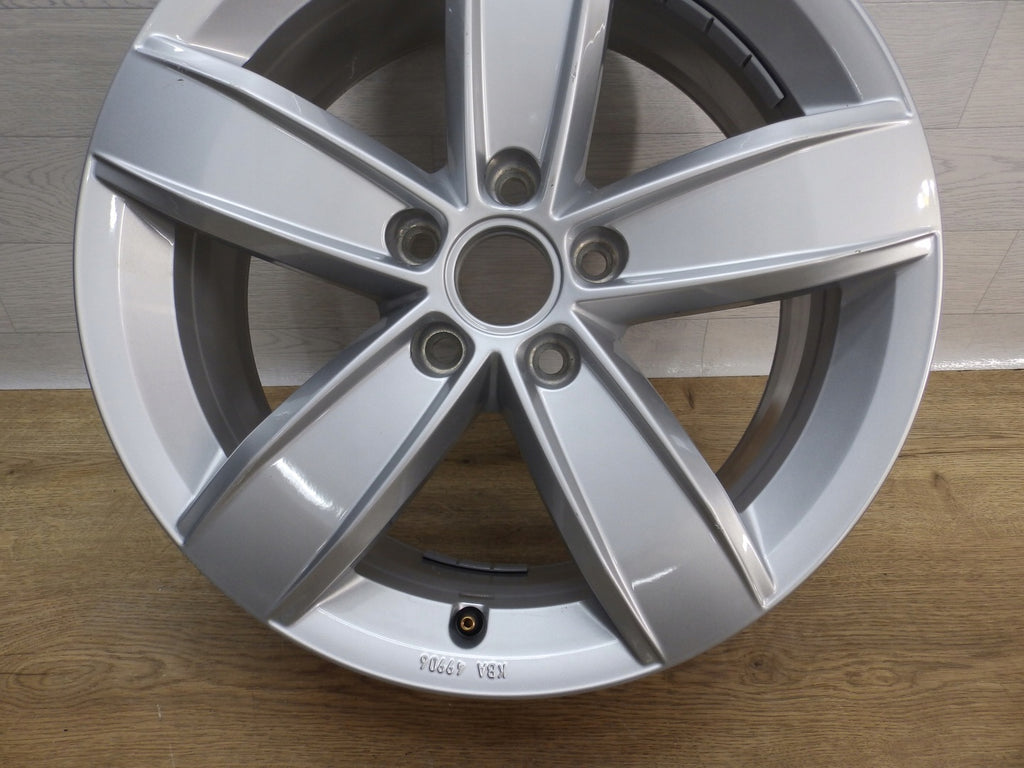 1x Alufelge 17 Zoll 6.5" 5x112 38ET Glanz Silber 5NA071497 VW Tiguan Rim Wheel