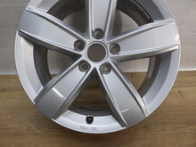 Load image into Gallery viewer, 1x Alufelge 17 Zoll 6.5&quot; 5x112 38ET Glanz Silber 5NA071497 VW Tiguan Rim Wheel