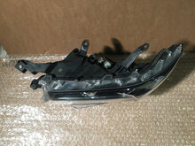 Laden Sie das Bild in den Galerie-Viewer, Frontscheinwerfer Toyota Land Cruiser Links Scheinwerfer Headlight SCH2913109803zz