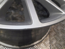 Laden Sie das Bild in den Galerie-Viewer, 1x Alufelge 19 Zoll 9.0" 5x112 44ET Glanz Silber 6874439 BMW 5 G30 Rim Wheel FEL4575152098nd