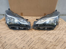 Load image into Gallery viewer, Frontscheinwerfer Toyota Yaris Ein Stück (Rechts oder Links) Headlight