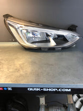 Laden Sie das Bild in den Galerie-Viewer, Frontscheinwerfer Ford Focus Turnier JX7B-13W029-AE Rechts Headlight