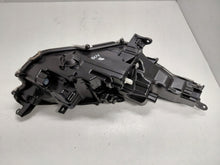 Laden Sie das Bild in den Galerie-Viewer, Frontscheinwerfer Toyota Yaris EUK0-8 Links Scheinwerfer Headlight SCH1839376013vr