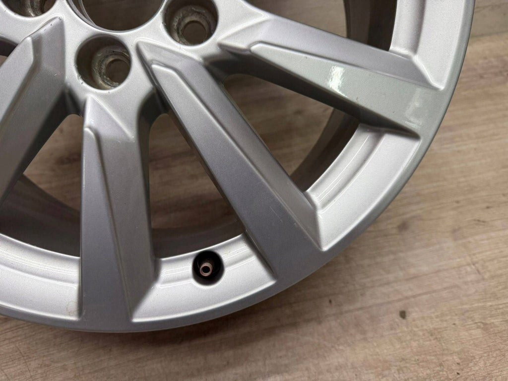 1x Alufelge 16 Zoll 6.5" 5x100 40ET Glanz Silber 82A601025C Audi A1 Rim Wheel FEL7634148834lh