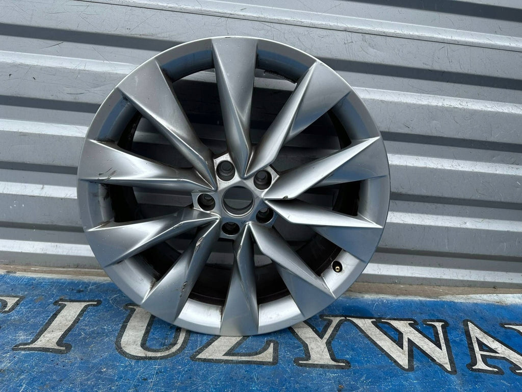 1x Alufelge 19 Zoll 5LA601025AP Skoda Octavia Rim Wheel FEL3828726354nt