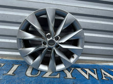 Load image into Gallery viewer, 1x Alufelge 19 Zoll 5LA601025AP Skoda Octavia Rim Wheel FEL3828726354nt