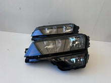 Laden Sie das Bild in den Galerie-Viewer, Frontscheinwerfer Skoda Karoq 57B941015A Links Scheinwerfer Headlight SCH6174327133wp