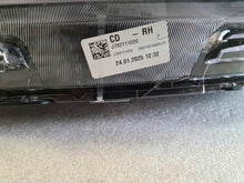 Load image into Gallery viewer, Frontscheinwerfer Kia Ceed 92102J7500 Rechts Scheinwerfer Headlight