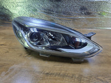Laden Sie das Bild in den Galerie-Viewer, Frontscheinwerfer Ford Fiesta Rechts Scheinwerfer Headlight SCH8917732238za