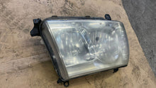 Laden Sie das Bild in den Galerie-Viewer, Frontscheinwerfer Toyota Land Cruiser 100 Links Scheinwerfer Headlight SCH4191127267mm