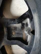 Load image into Gallery viewer, 1x Alufelge 17 Zoll 6.5" 5x114.3 50ET Glanz Schwarz 403005180R 403004311R Dacia FEL7331131304ah