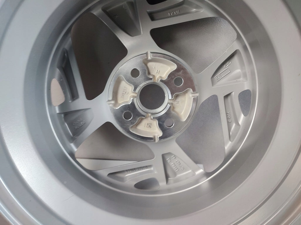 1x Alufelge 15 Zoll 6.0" 4x100 48ET Glanz Silber 52910K7100 Hyundai I10 III I20 FEL9417089971ny