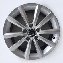 Laden Sie das Bild in den Galerie-Viewer, 1x Alufelge 16 Zoll 6.5&quot; 5x112 42ET 3G0071496B VW Passat Rim Wheel