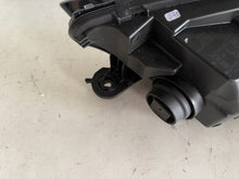 Load image into Gallery viewer, Frontscheinwerfer Audi A4 B9 8W0941012 8W0941011 LED Rechts Headlight
