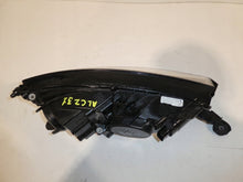 Load image into Gallery viewer, Frontscheinwerfer Skoda Fabia III 6V1941015 Links Scheinwerfer Headlight