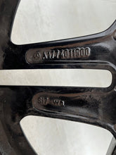 Laden Sie das Bild in den Galerie-Viewer, 1x Alufelge 18 Zoll 7.5&quot; 5x112 49ET Glanz Schwarz A1774011500 Mercedes-Benz W177