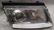 Laden Sie das Bild in den Galerie-Viewer, Frontscheinwerfer VW Passat Xenon Rechts Scheinwerfer Headlight SCH2935549320cd