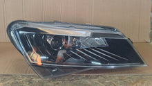 Laden Sie das Bild in den Galerie-Viewer, Frontscheinwerfer Skoda Superb III 3V1941016B Xenon Rechts Headlight