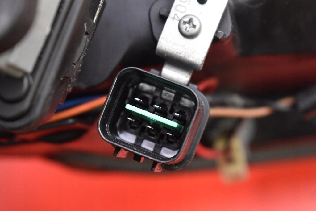 Frontscheinwerfer Mitsubishi Outlander I P3278L Ein Stück (Rechts oder Links)