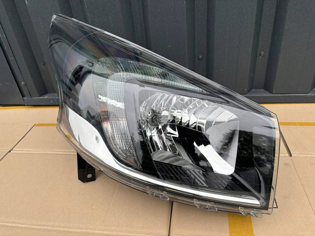 Frontscheinwerfer Renault Trafic III 260106627R Rechts Scheinwerfer Headlight SCH2546927352jb