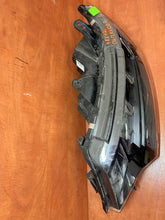 Laden Sie das Bild in den Galerie-Viewer, Frontscheinwerfer Mitsubishi L III Outlander 4BX19-8301D3-31 LED Links Headlight