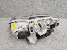 Laden Sie das Bild in den Galerie-Viewer, Frontscheinwerfer Mercedes-Benz W203 A2038203659SCZ 030116627815 Xenon Rechts SCH2853212262ru
