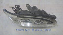 Load image into Gallery viewer, Frontscheinwerfer Toyota III 81130-42501 Rechts Scheinwerfer Headlight SCH2247996802xu