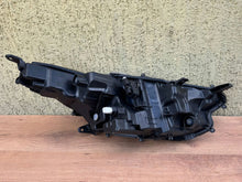 Laden Sie das Bild in den Galerie-Viewer, Frontscheinwerfer Toyota 4 Yaris Full LED Ein Stück (Rechts oder Links)