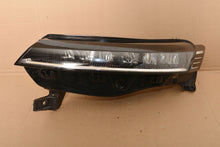 Laden Sie das Bild in den Galerie-Viewer, Frontscheinwerfer Renault Megane E-Tech 260605490R LED Links Headlight SCH6700087810if