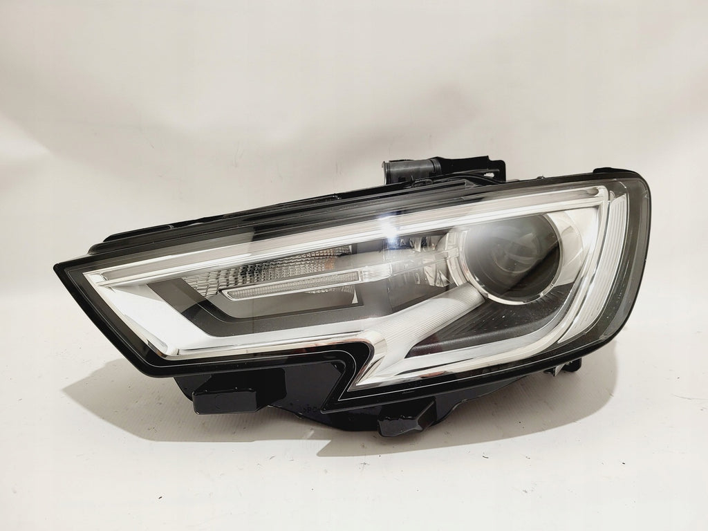 Frontscheinwerfer Audi A3 8V0941005E 8V0941006E LED Rechts oder Links