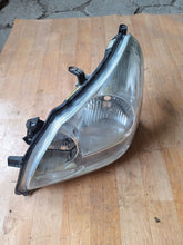 Laden Sie das Bild in den Galerie-Viewer, Frontscheinwerfer Toyota Verso 81150-0F100-00 Xenon Links Scheinwerfer Headlight