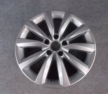 Load image into Gallery viewer, 1x Alufelge 17 Zoll 7.0&quot; 5x112 43ET Glanz Silber 5N0601025AR VW Tiguan Rim Wheel