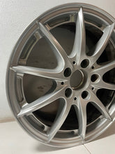 Laden Sie das Bild in den Galerie-Viewer, 1x Alufelge 16 Zoll 7.5" 5x112 45ET Glanz Silber A2124014002 Mercedes-Benz W212 FEL8491889229rg