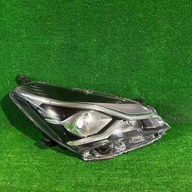 Frontscheinwerfer Toyota Yaris CSC15942 Rechts Scheinwerfer Headlight SCH7778015449kv