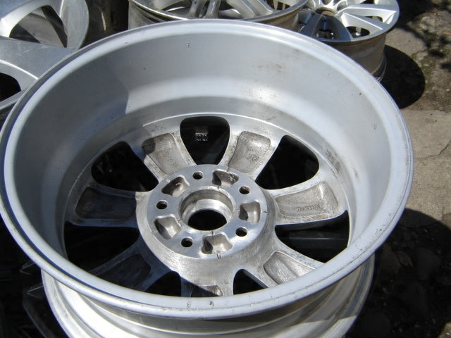 1x Alufelge 16 Zoll 6.5" 5x114.3 46ET Glanz Silber 52910-20200 Kia Carens