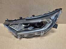 Laden Sie das Bild in den Galerie-Viewer, Frontscheinwerfer Toyota Rav 4 Full LED Links Scheinwerfer Headlight SCH7402329653xv