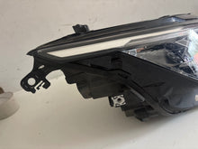 Laden Sie das Bild in den Galerie-Viewer, Frontscheinwerfer VW Golf VIII 90150891 5H1941006C Rechts Scheinwerfer Headlight SCH5659103257rv