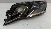 Laden Sie das Bild in den Galerie-Viewer, Frontscheinwerfer Skoda Octavia III 5E1941015D LED Links Scheinwerfer Headlight SCH6832520764by