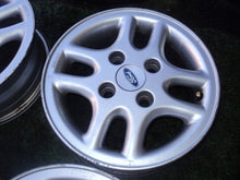 Laden Sie das Bild in den Galerie-Viewer, 4x Alufelge 13 Zoll 5.5" 4x108 41ET Glanz Weiß Ford I Rim Wheel FEL4658905540xc
