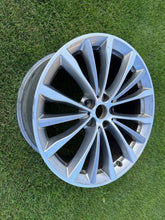 Load image into Gallery viewer, 1x Alufelge 19 Zoll 9.0" 5x112 44ET Glanz Silber 6874438 BMW 5 Rim Wheel FEL3691151948ri