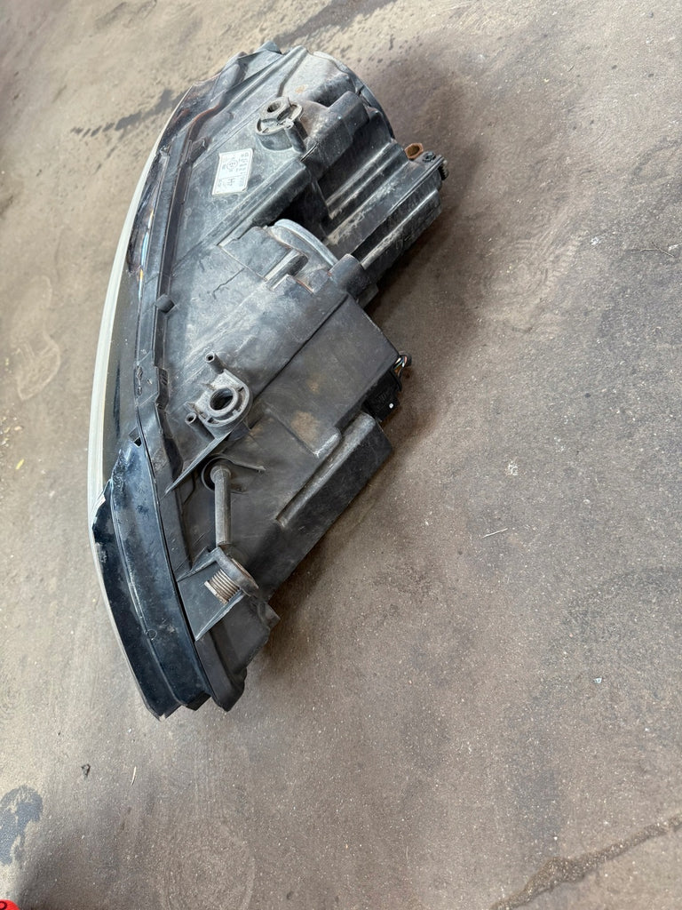 Frontscheinwerfer VW Jetta Rechts Scheinwerfer Headlight SCH5949474875kd