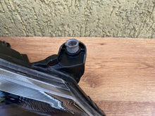 Laden Sie das Bild in den Galerie-Viewer, Frontscheinwerfer Seat Mii 1SL941016F 1EJ010671-02 Rechts Scheinwerfer Headlight