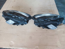 Laden Sie das Bild in den Galerie-Viewer, Frontscheinwerfer Mercedes-Benz W245 2479067001 Ein Satz Scheinwerfer Headlight SCH1456475363xv