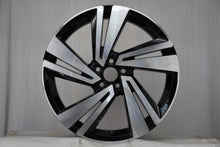 Laden Sie das Bild in den Galerie-Viewer, 1x Alufelge 18 Zoll 7.0" 5x100 39ET Glanz Schwarz 2GM601025H VW Rim Wheel FEL3075193891kl
