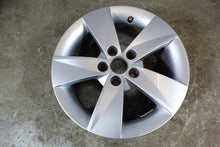 Laden Sie das Bild in den Galerie-Viewer, 1x Alufelge 15 Zoll 6.0" 5x100 5J0601025AB Skoda Fabia Iii Rim Wheel FEL3463166159lr